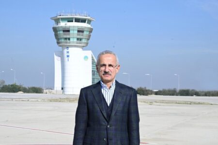 Abdulkadir Uraloğlu gab die Flug-, Passagier- und Frachtverkehrsstatistik für März bekannt