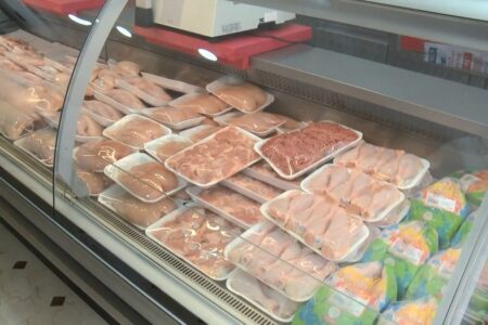 Als in Istanbul die Preise für rotes Fleisch stiegen, wuchs das Interesse an weißem Fleisch: Es wurde schwierig, Flügel zu finden.