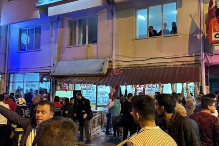 Bei der Wahlfeier in der CHP-Bezirkszentrale in Denizli stürzte ein Balkon ein