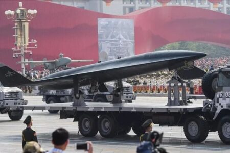 Chinas mysteriöses Aufklärungsflugzeug WZ-8 wurde zum ersten Mal am Himmel gesehen