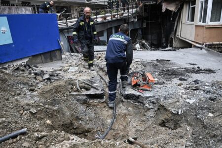 Das Gebäude, in dem sich der abgebrannte Nachtclub in Beşiktaş befindet, wird mit Strom, Wasser und Gas versorgt.