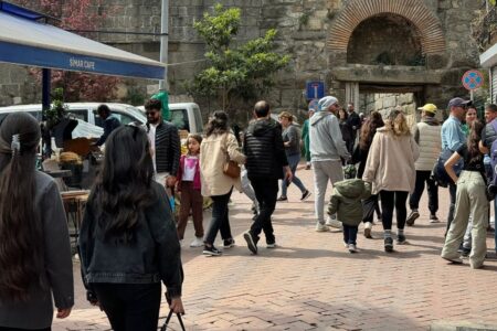 Der Bezirk Bartın war während der Feiertage überfüllt: Die Eingänge nach Amasra waren geschlossen