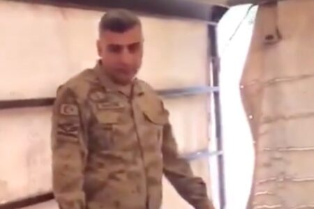 Der Einsatz von Soldaten in Lastwagen wurde in Diyarbakır zu einem heißen Thema