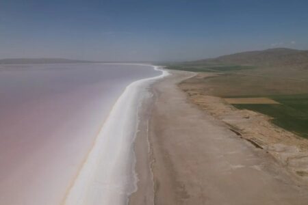 Der Salzsee in Konya färbte sich rosa, Touristen strömten in die Region