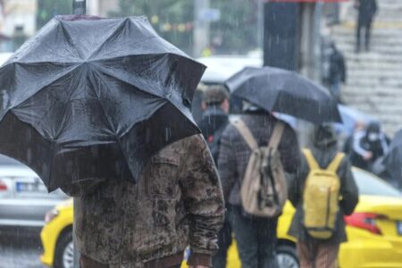 Die Meteorologie warnt: Die ganze Woche über wird es weiterhin heftig regnen