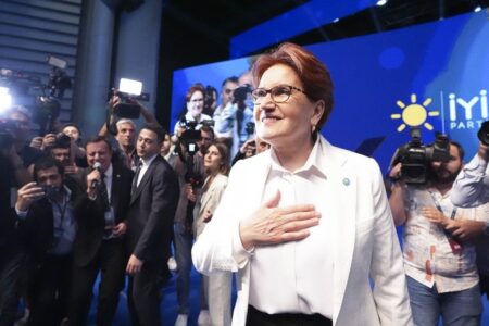 Die Ära von Meral Akşener in der Düzgün-Partei ist vorbei: Abgeordnete weinten