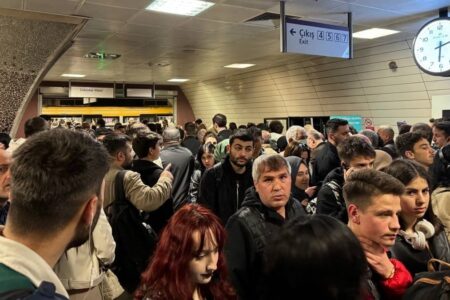 Die U-Bahn-Grenze Üsküdar-Samandıra ist seit 27 Stunden außer Betrieb