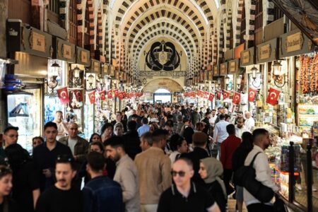 Feiertagsansturm in Eminönü: Kaffee, Süßigkeiten und Desserts wurden gekauft