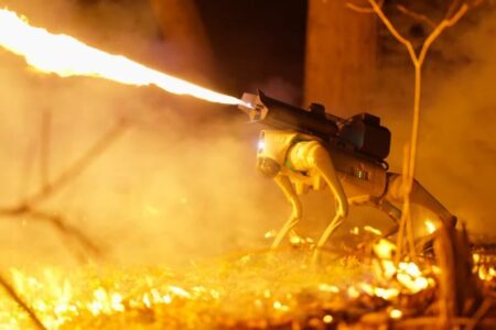 Flammenspeiender Roboter namens Thermonator kommt in den USA auf den Markt
