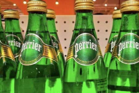 In Mineralwasser wurde Stuhlprobe gefunden: Flaschen wurden zerstört