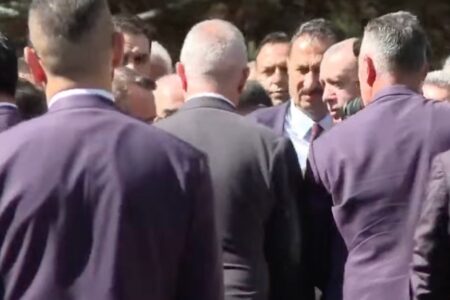 Präsident Erdoğan besuchte das Grab von Alparslan Türkeş