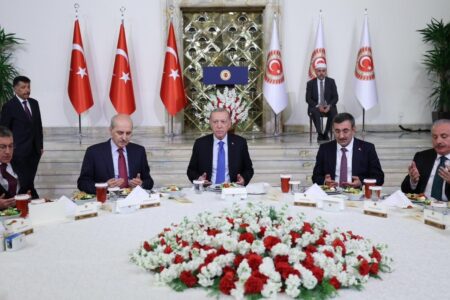 Präsident Erdoğan nahm am Iftar-Programm in der Großen Türkischen Nationalversammlung teil