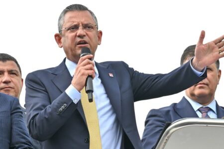 Reaktion von Özgür Özel auf die Festnahme des CHP-Chefs beim Seilbahnunfall