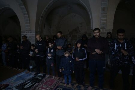 Unter den Angriffen in Gaza wurde das Eid-Gebet verrichtet