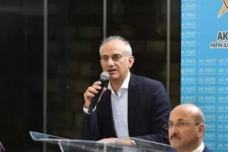 Zeynel Abidin Okul wurde stellvertretender Vorsitzender des AK-Parteiclusters der Istanbul Metropolitan Municipality Assembly