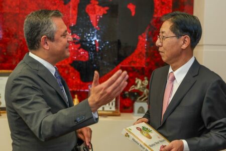 CHP-Vorsitzender Özel traf sich mit Chinas Botschafter in Ankara Shaobin