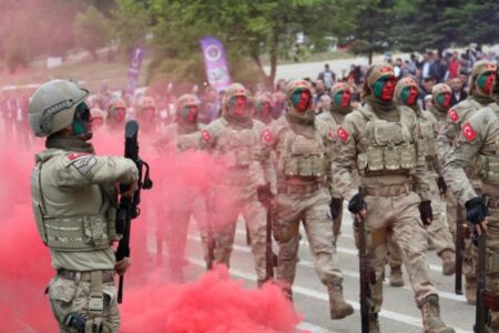 Commandos schlossen mit Gebeten in Karabük ab: Ihre Show verzauberte das Publikum