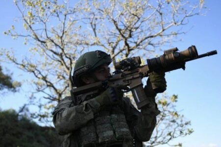 Das Verteidigungsministerium gab bekannt: 47 Terroristen wurden in der letzten Woche neutralisiert