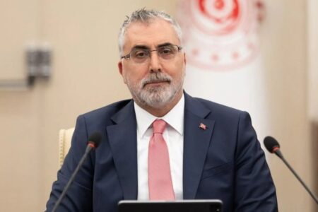 Der Minister für Arbeit und soziale Sicherheit Vedat Işıkhan kündigte an: 2,5 Millionen weitere Menschen werden in 5 Jahren ein EJT erhalten