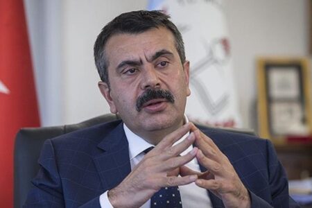 Der Minister für nationale Bildung, Yusuf Tekin, antwortete auf die Thesen der Gemeinschaft