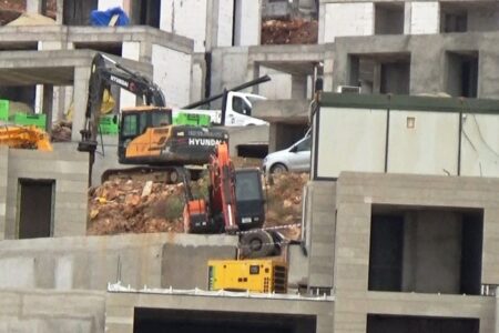 Die Arbeiten gehen trotz Bauverboten in Bodrum weiter