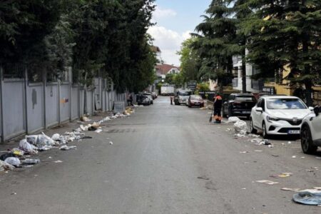Die Meisterschaftsfeierlichkeiten in Istanbul sind vorbei, es bleiben Berge von Müll übrig