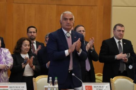 Mehmet Nuri Ersoy nahm an der „Internationalen Kulturministerkonferenz“ in Turkmenistan teil