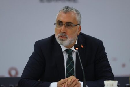 Mindestpreiserklärung von Vedat Işıkhan