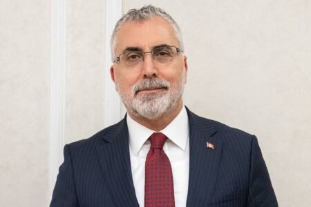Minister Işıkhan: Mit den Bestimmungen der Health Implementation Declaration werden wir jährlich 3,2 Milliarden Lira einsparen.