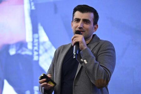 Selçuk Bayraktar: Wir werden dieses Jahr 3 ROTE ÄPFEL produziert haben