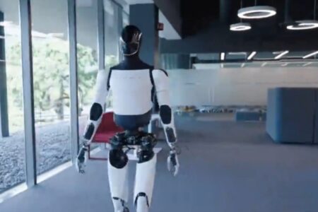 Teslas humanoider Roboter Optimus stellte sein Können unter Beweis