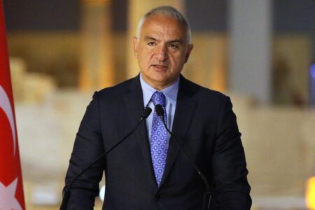 Türkischsprachiges Festessen von Mehmet Nuri Ersoy