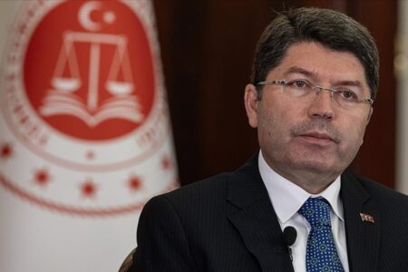 Yılmaz Tunçs Reaktion auf die Ablehnung des Kopftuch-Richters