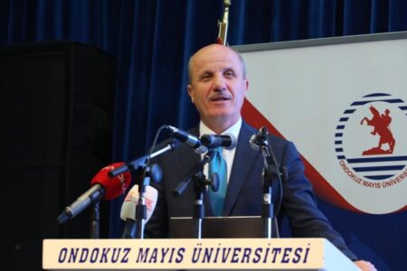 YÖK-Präsident Özvar: Sie versuchen, in der Türkei die Saat der Fremdenfeindlichkeit zu säen