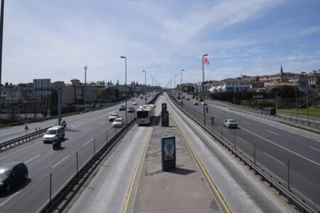 Am Vorabend von Eid blieben die Straßen in Istanbul leer