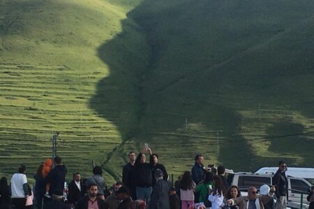 „Atatürk-Silhouette“ spiegelte sich in Montenegro in Ardahan: Hunderte Menschen strömten herbei