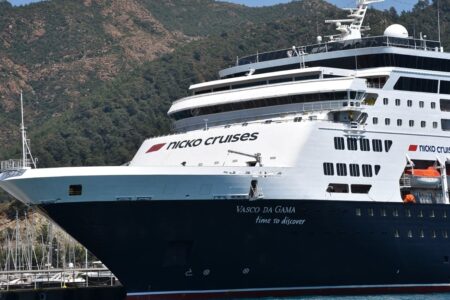 Das Kreuzfahrtschiff Vasco Da Gama ankerte in Marmaris mit 1.040 Passagieren