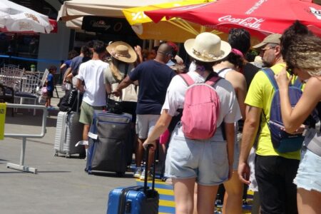 Das Visa-Problem am Gate nach Rhodos wurde gelöst: Der Flugbetrieb wurde aufgenommen