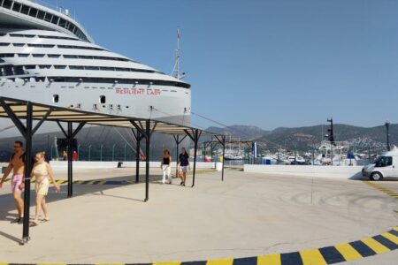 Die Kreuzfahrt unter der Flagge der Bahamas brachte 2.540 Touristen nach Bodrum