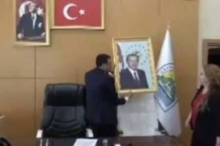 Ermittlungen gegen DEM-Parteiführer, der das Foto von Präsident Erdoğan heruntergeladen hat