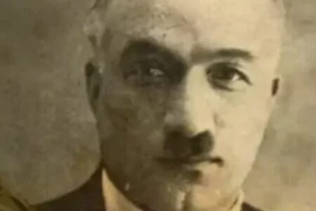 Sie werden diese Treppen langsam erklimmen, erinnerte sich der Dichtervertreter des Symbolismus mit seinen Versen: Ahmet Haşim