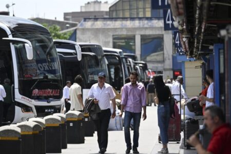 Urlaubsaktivität in Istanbul: Bustickets sind abgelaufen, zusätzliche Fahrten starten
