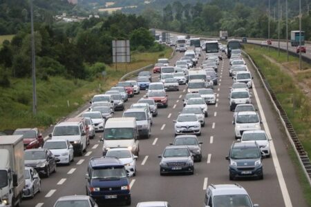 Während des Eid al-Adha-Feiertags fuhren 21 Millionen 67.000 Fahrzeuge auf den Autobahnen