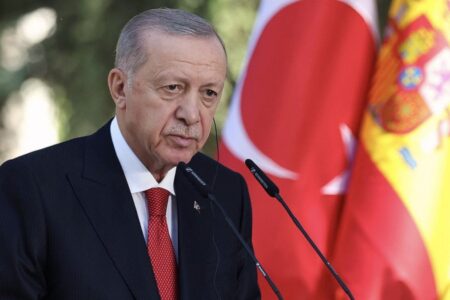 Wie wurde der Besuch von Präsident Erdoğan in der spanischen Presse reflektiert?