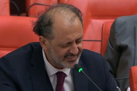 Yücel Arzen sprach in der Großen Türkischen Nationalversammlung für Lehrer Aybüke über den Hafen von Famagusta