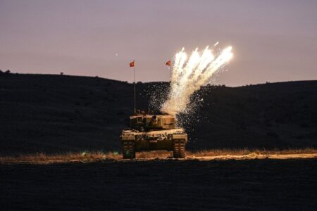 Atemberaubende Aufnahmen vom Training des türkischen Panzersoldaten: 24/7 einsatzbereit