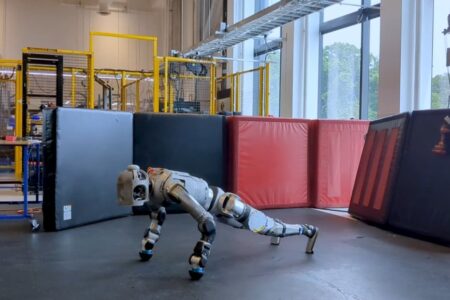 Der Roboter Atlas von Boston Dynamics erhielt die Fähigkeit, Tests durchzuführen