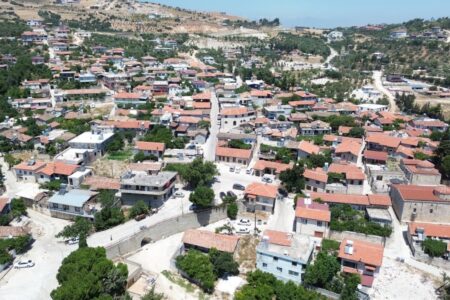 Die Bevölkerung des Viertels, in dem 800 Menschen in Hatay leben, hat sich durch das Erdbeben verzehnfacht.