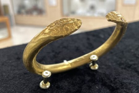 Geheimnisvoller Schatz der Ani-Ruinen: Goldarmbänder mit Schlangenköpfen befinden sich im Museum
