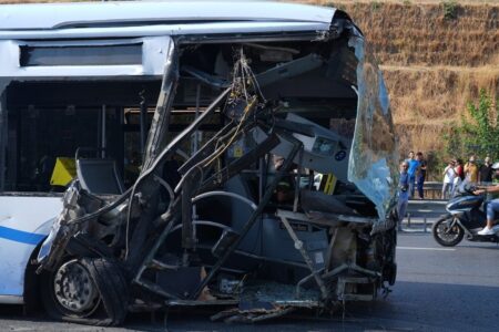 Metrobus-Unfall in Istanbul: Der Moment des Unfalls wurde festgehalten